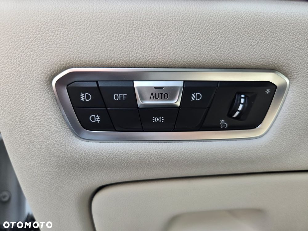 BMW X5 xDrive30d mHEV - 23