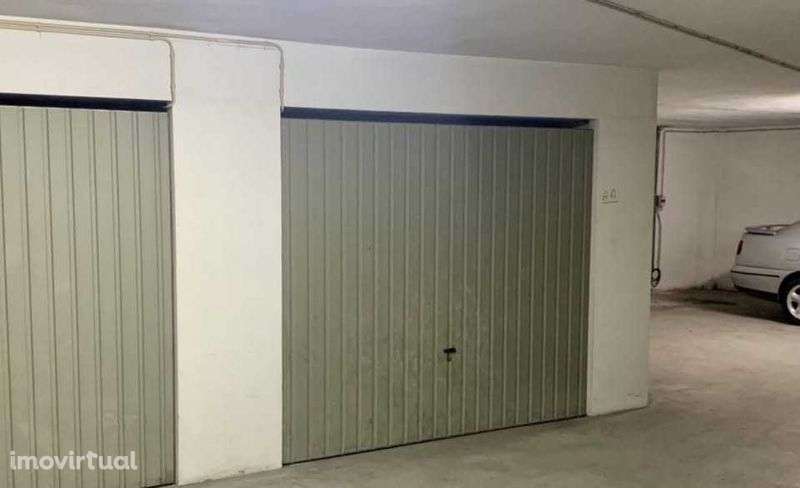 Alugo ou Vendo Garagem fechada Viana Castelo - Grande imagem: 2/4