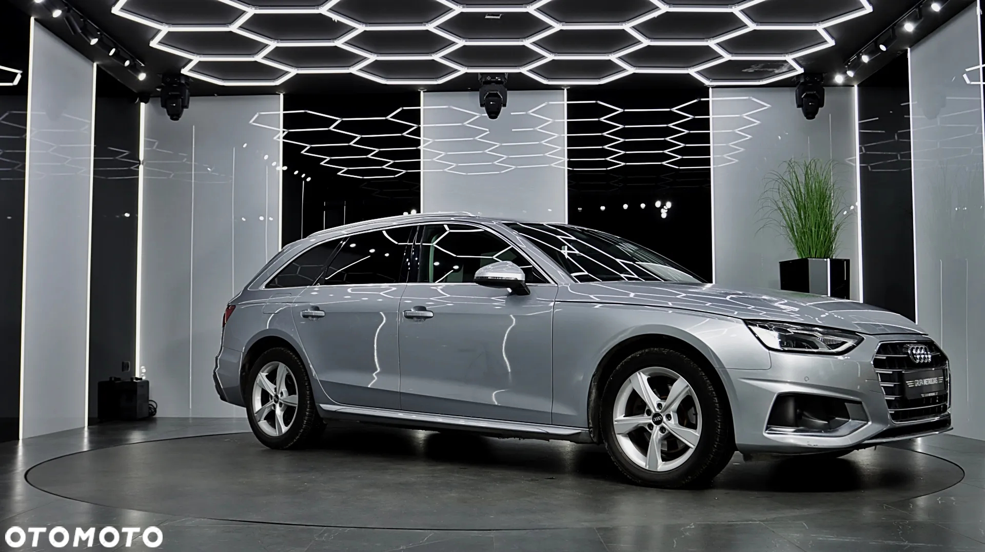 Audi A4 Avant 35 TDI S tronic - 12