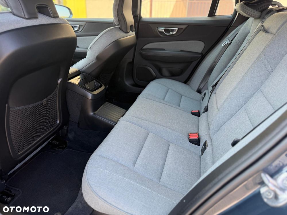 Volvo V60 T6 AWD Recharge Geartronic Inscription - 23