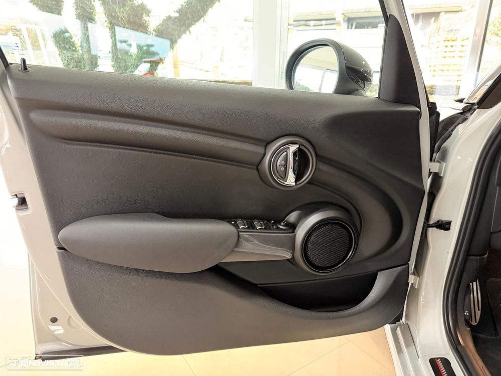MINI 5 Portas Cooper D - 5