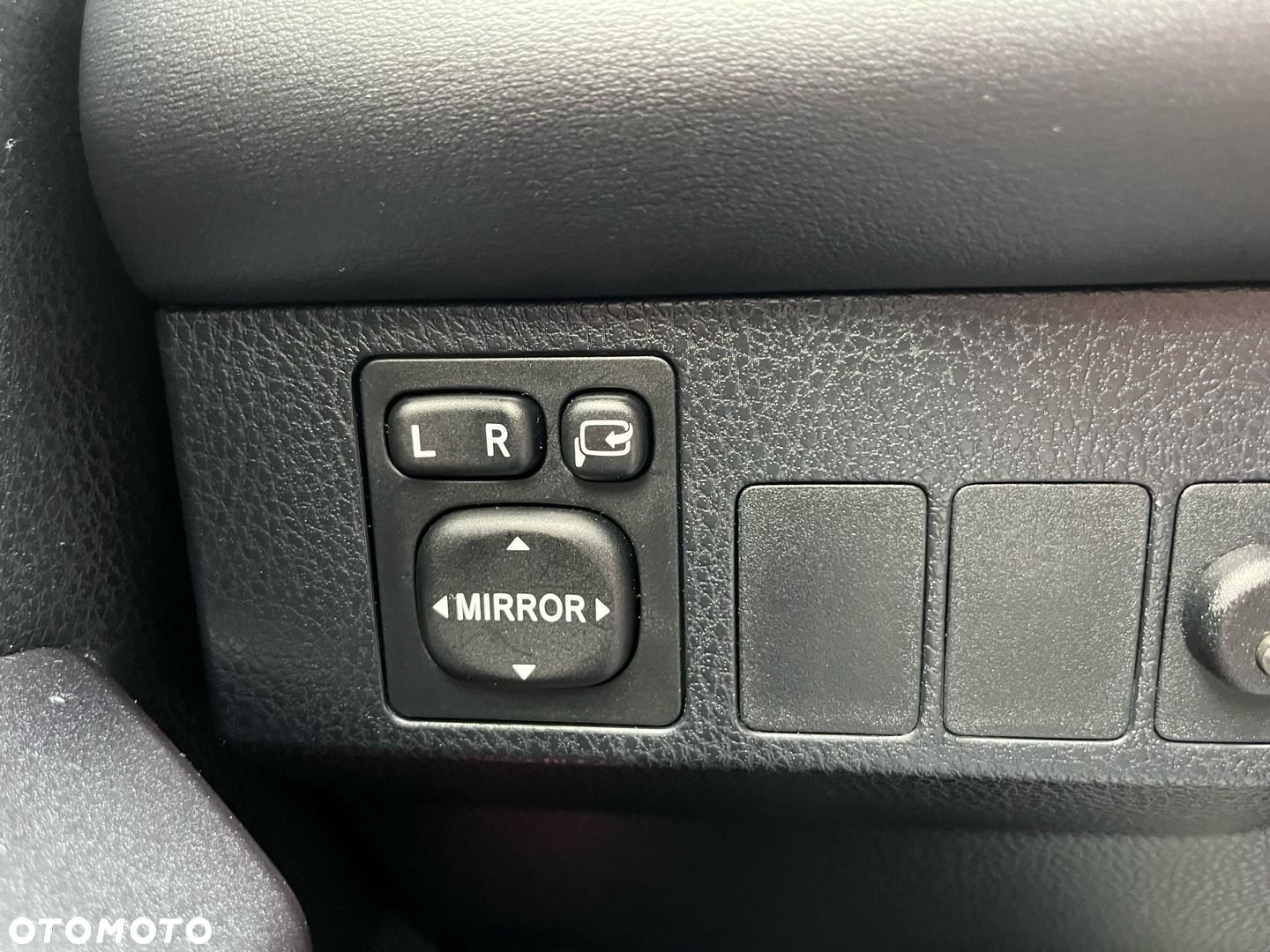 Toyota RAV4 Hybrid Premium 4x4 - 32