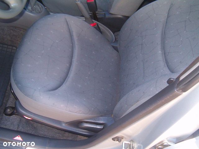 Toyota Yaris - 24