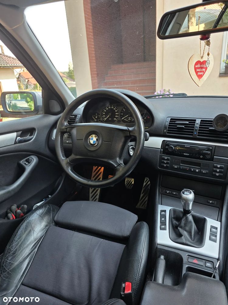 BMW Seria 3 325i Edition Sport - 5