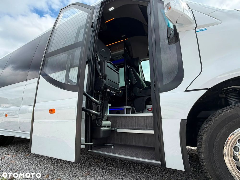 Mercedes-Benz Sprinter 519 - 14