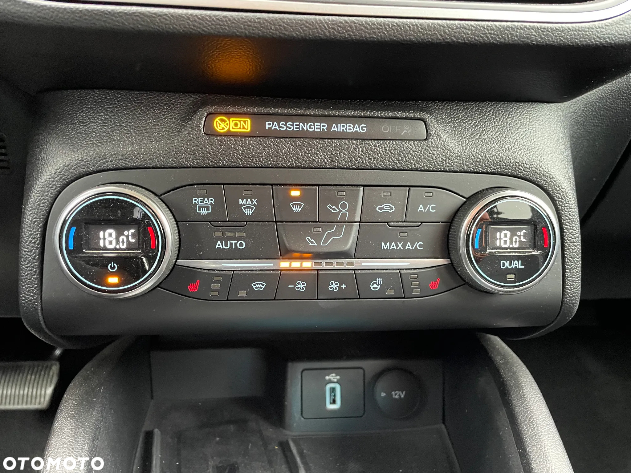 Ford Focus 1.5 EcoBlue Start-Stopp-System TITANIUM - 18