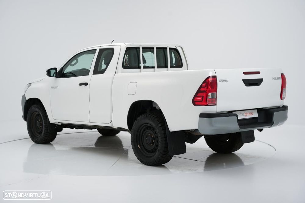 Toyota Hilux 2.4 D-4D 4WD CE c/iva - 3