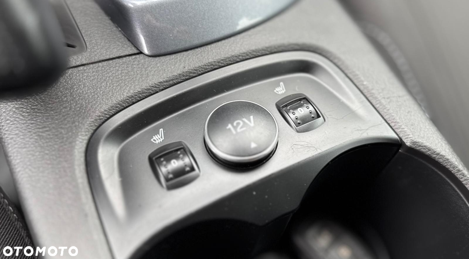 Ford Focus 1.0 EcoBoost Hybrid ACTIVE - 25