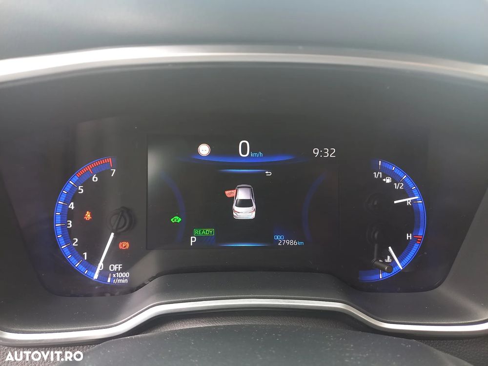 Toyota Corolla 1.8 HSD Business - 17