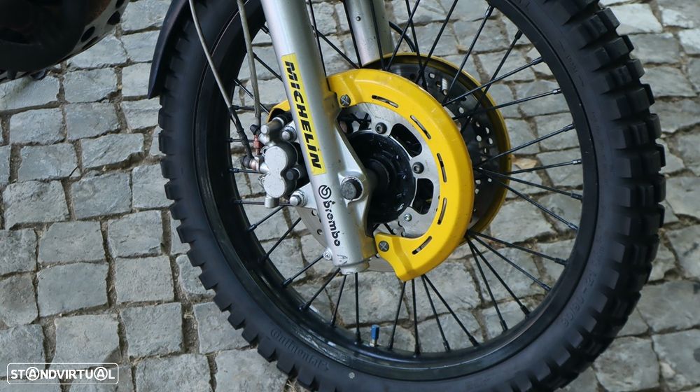 Yamaha XT750Z Super Tenere - 33