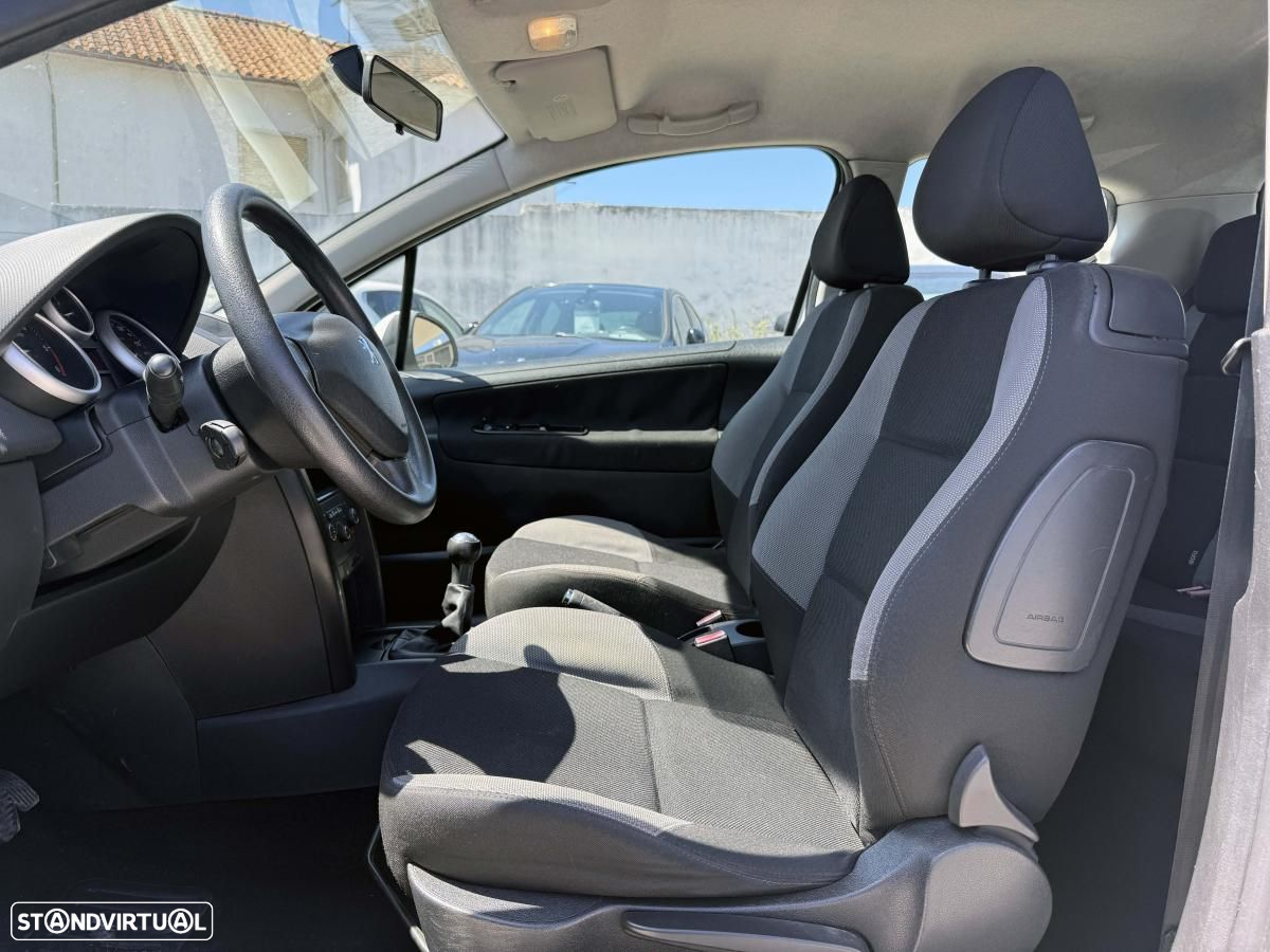 Peugeot 207 1.4 HDi Active - 12