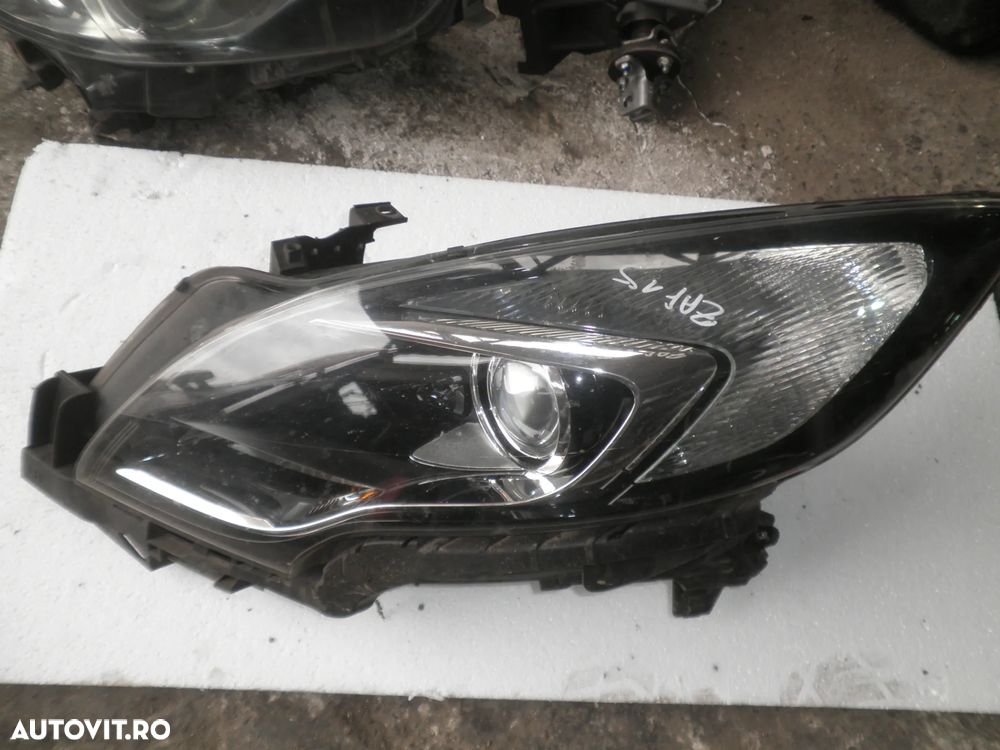 Far stanga / dreapta Opel Zafira C 2014 13399862 13399863