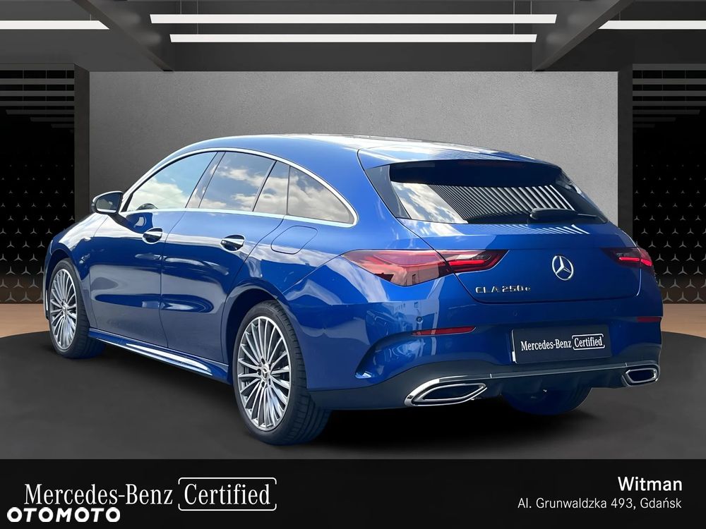 Mercedes-Benz CLA - 4