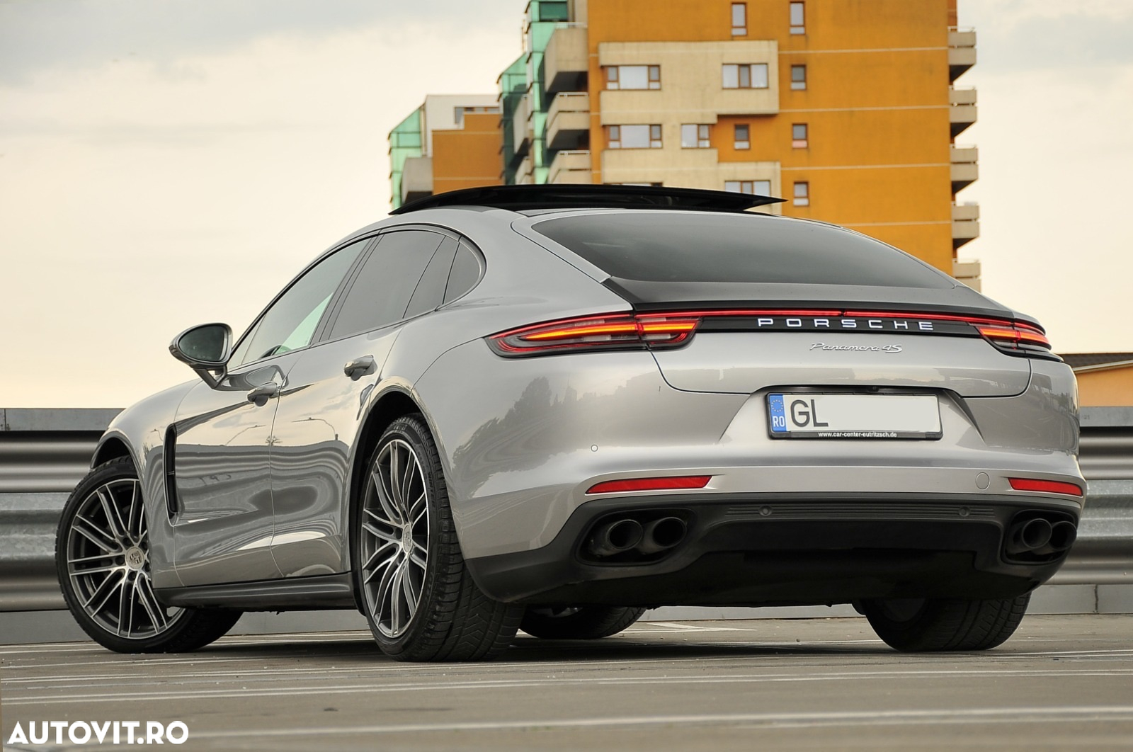 Porsche Panamera 4S - 5