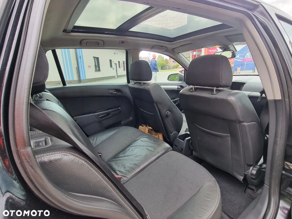 Opel Astra 2.0 T Cosmo - 15