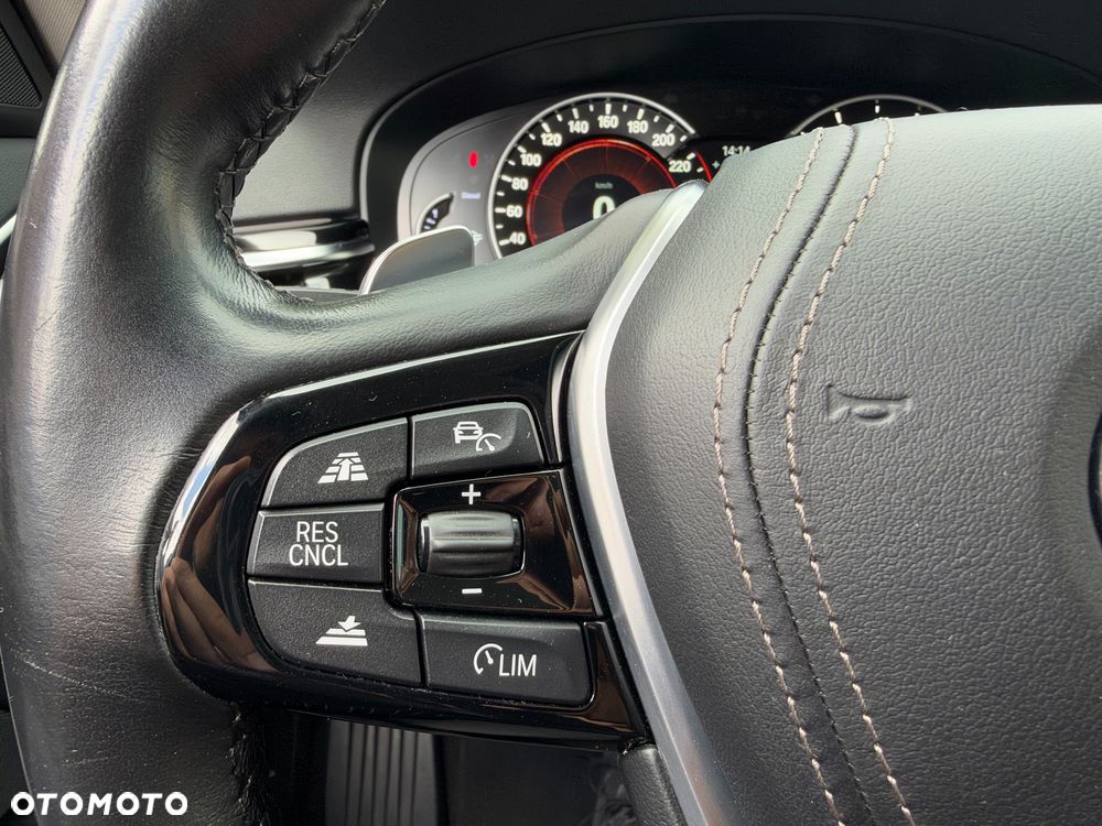 BMW Seria 5 520d Sport Line sport - 30