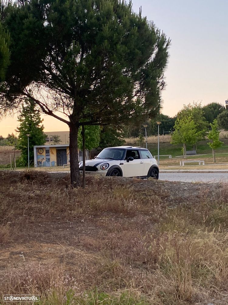 MINI 3 Portas Cooper D - 1