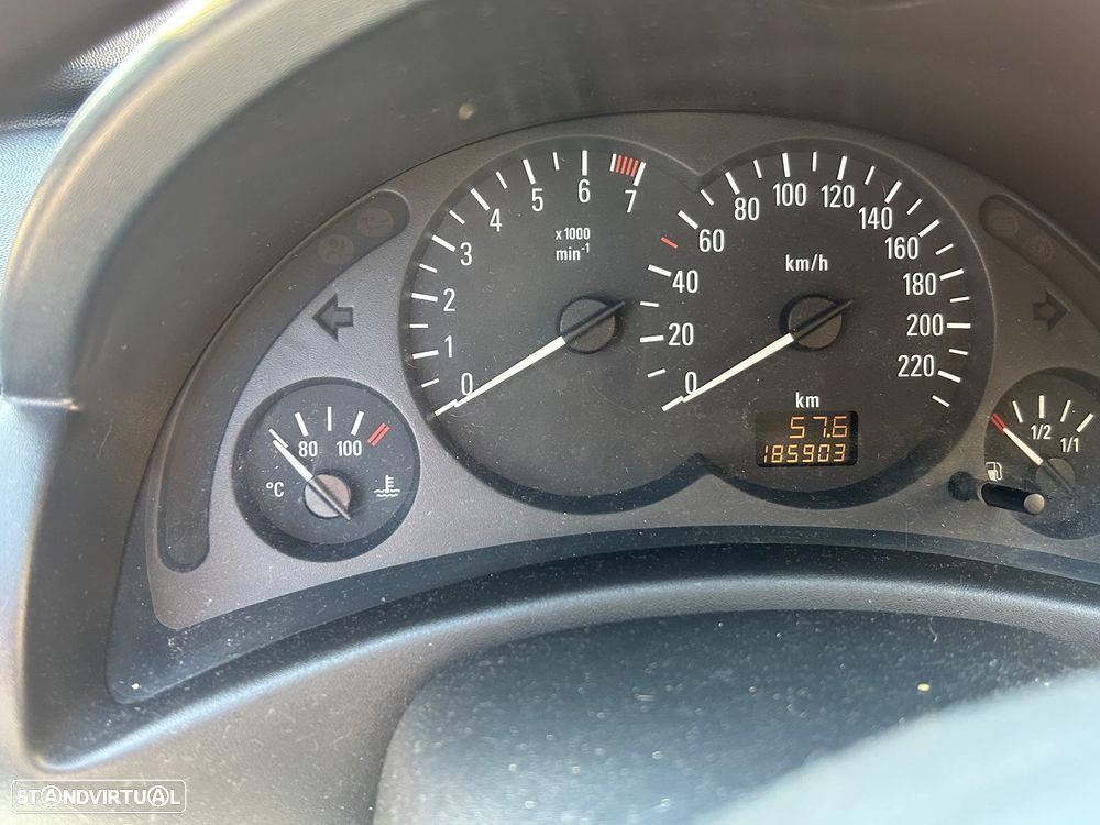 Opel Corsa 1.0 12V Confort - 5