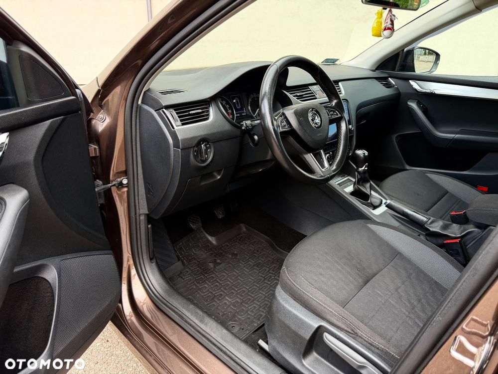 Skoda Octavia 1.6 TDI Business - 29
