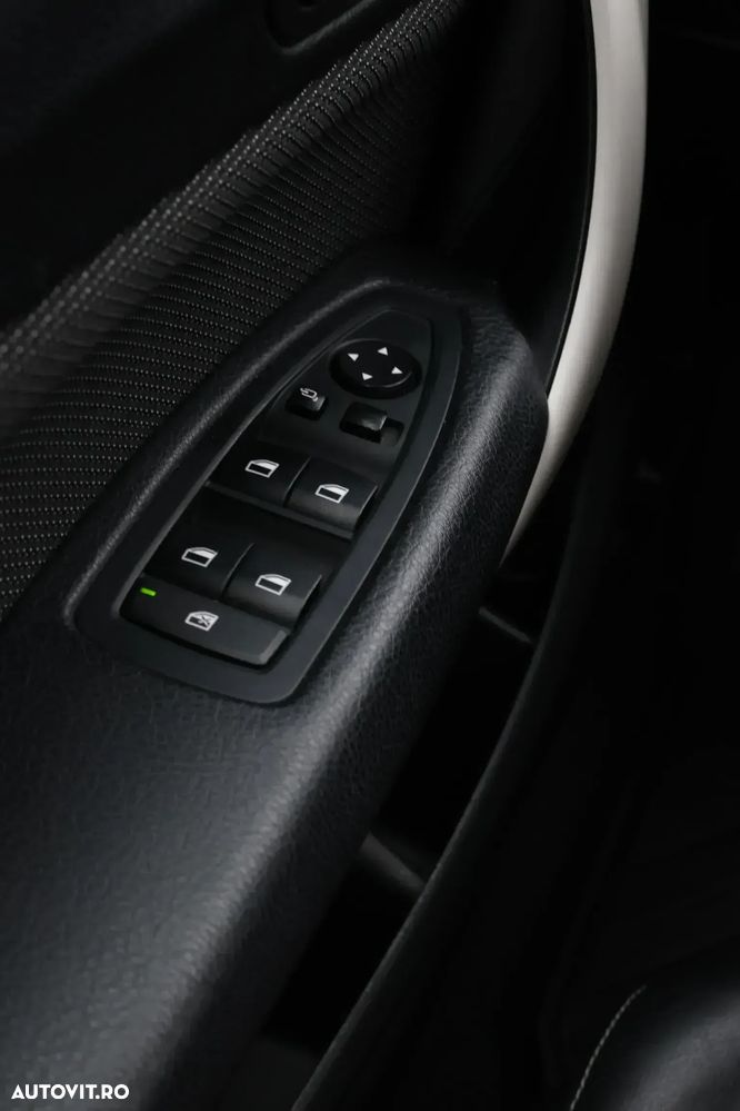 BMW Seria 1 120d xDrive AT Advantage - 31