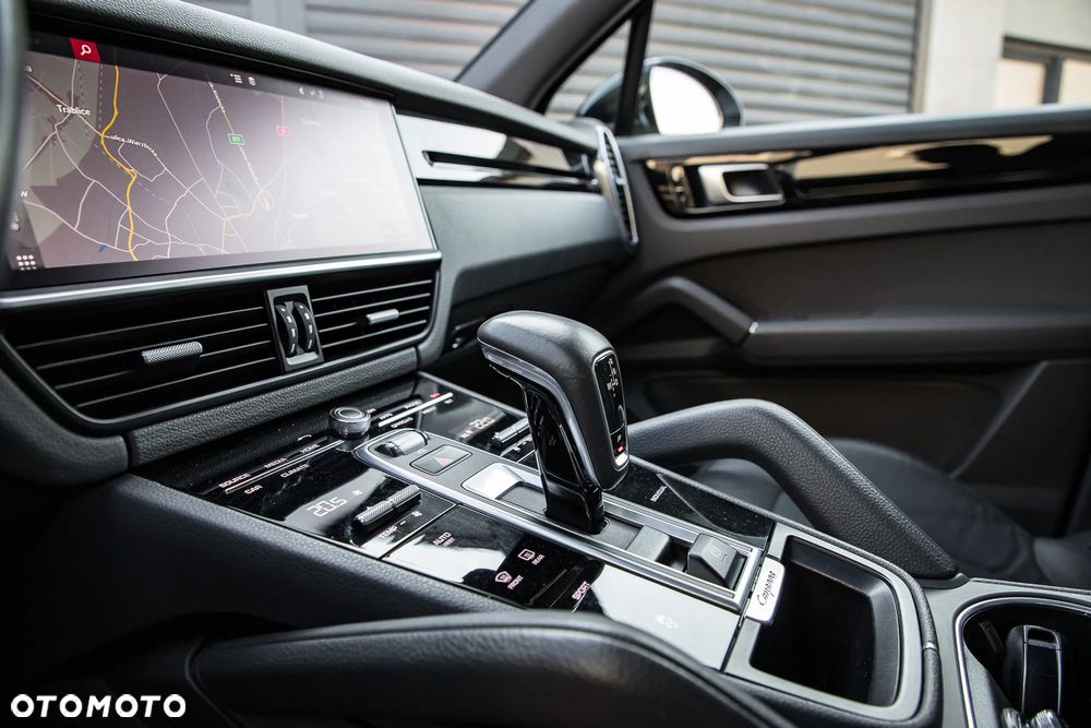 Porsche Cayenne Platinum Edition - 14