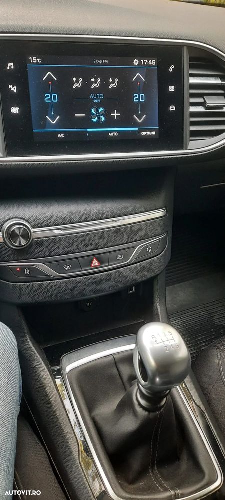 Peugeot 308 SW 1.2 L PureTech Turbo S&S Active - 9