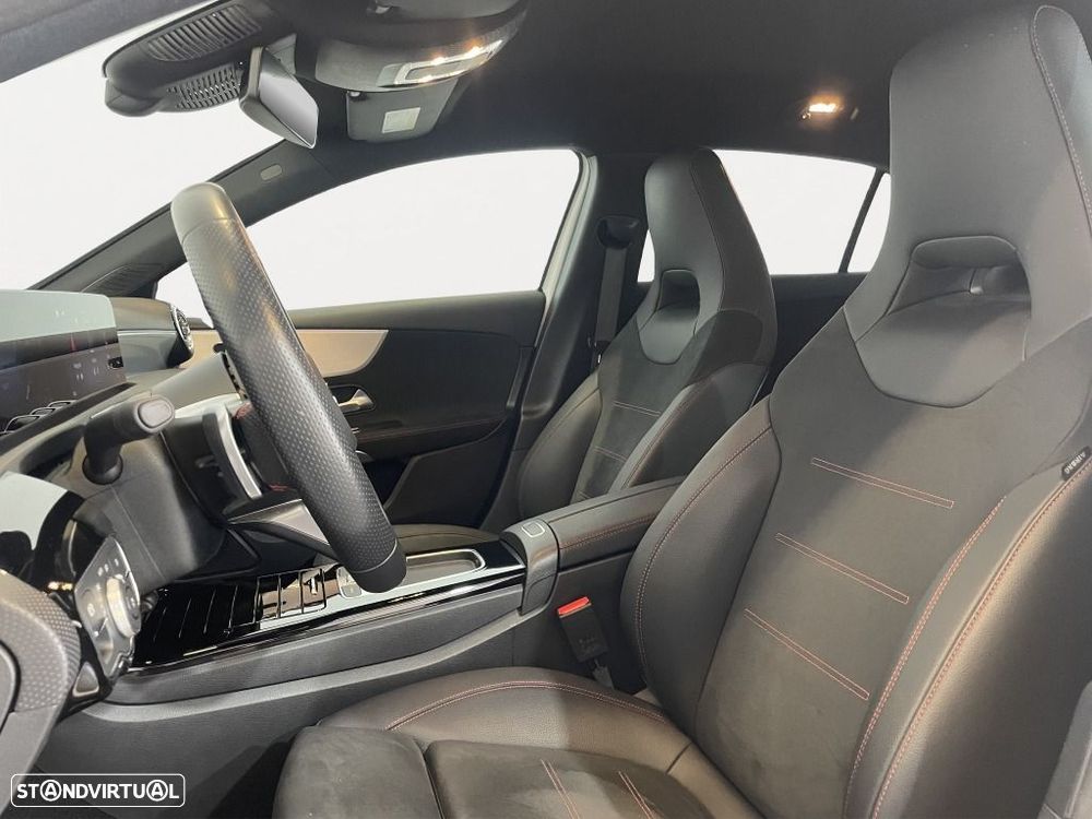 Mercedes-Benz A 250 e AMG Line - 8