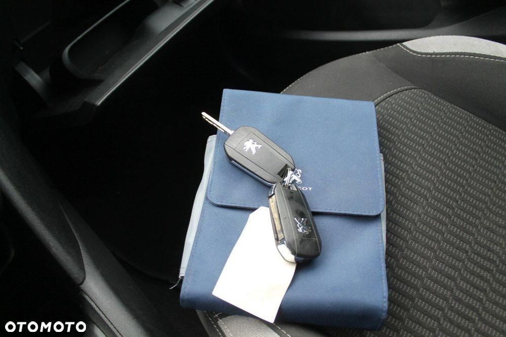 Peugeot 208 - 21