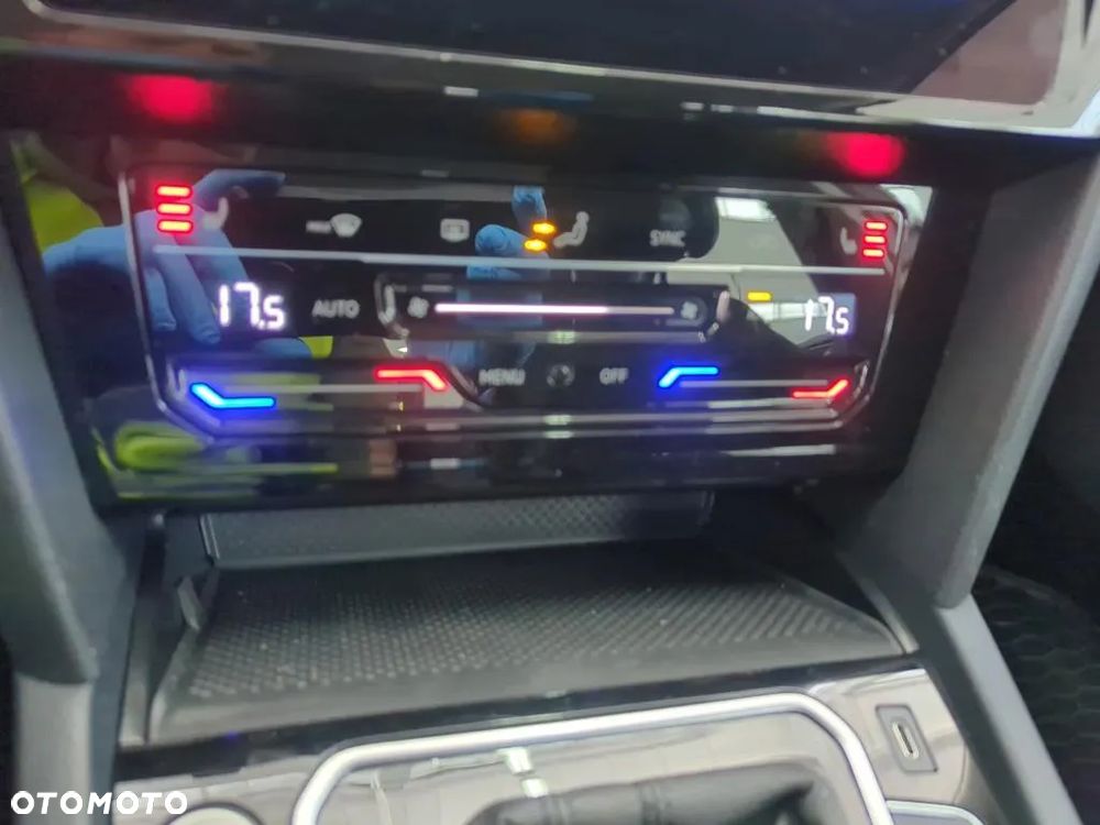 Volkswagen Passat 2.0 TDI EVO Elegance DSG - 22