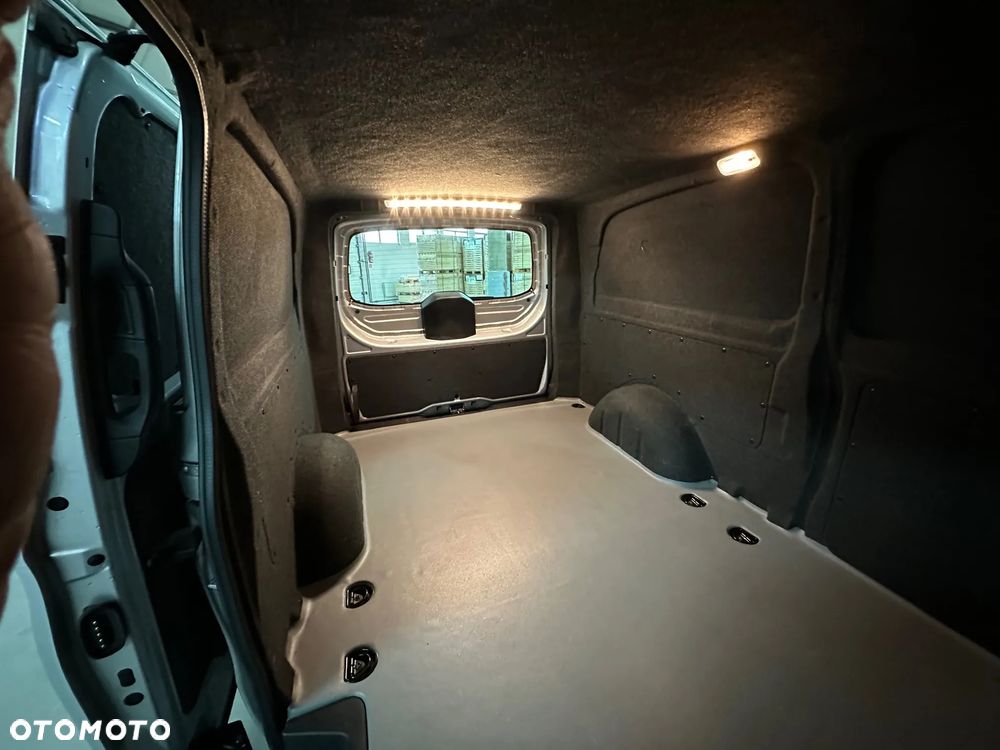 Mercedes-Benz VITO - 12