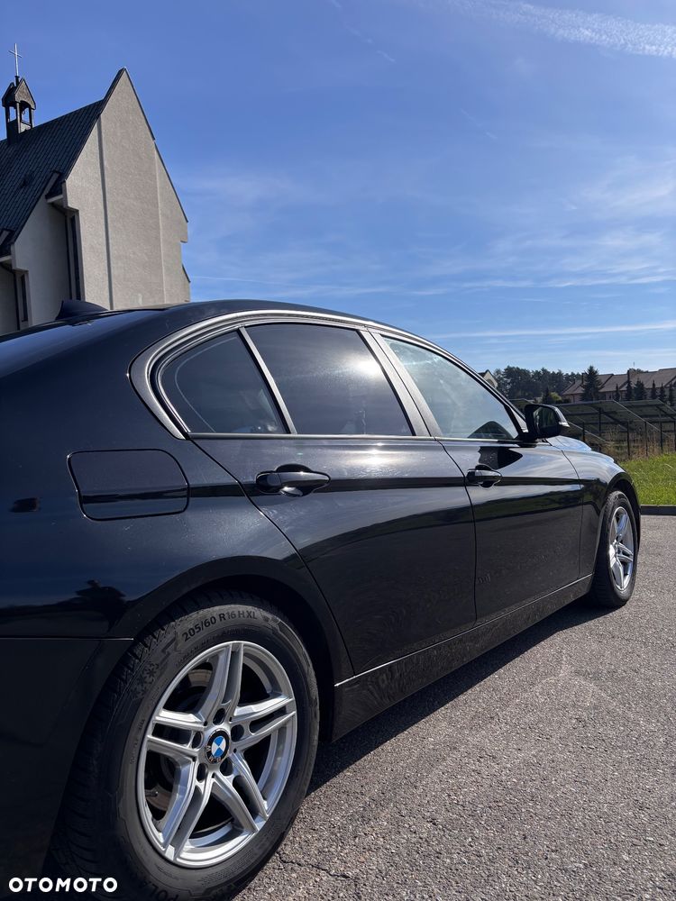BMW Seria 3 2013 photo 2