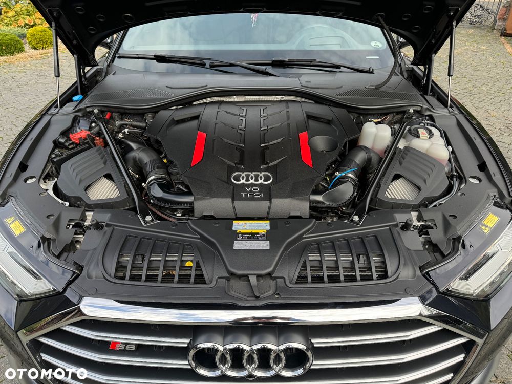Audi S8 - 9