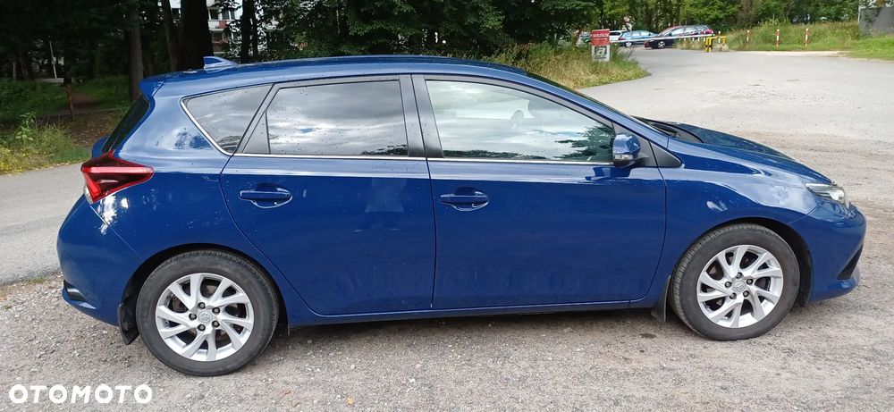 Toyota Auris 1.6 Premium - 4