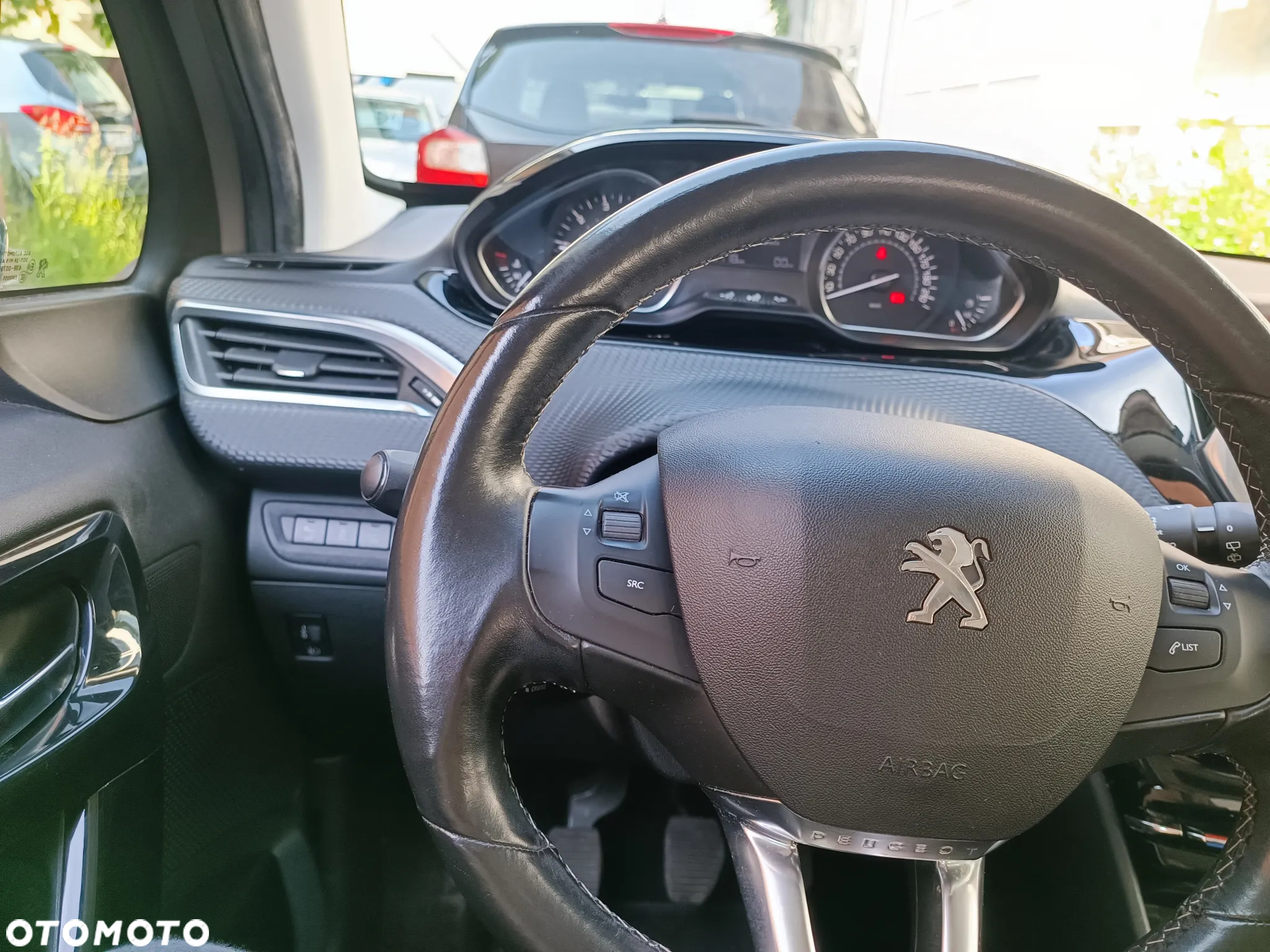 Peugeot 208 1.2 PureTech Allure S&S - 19