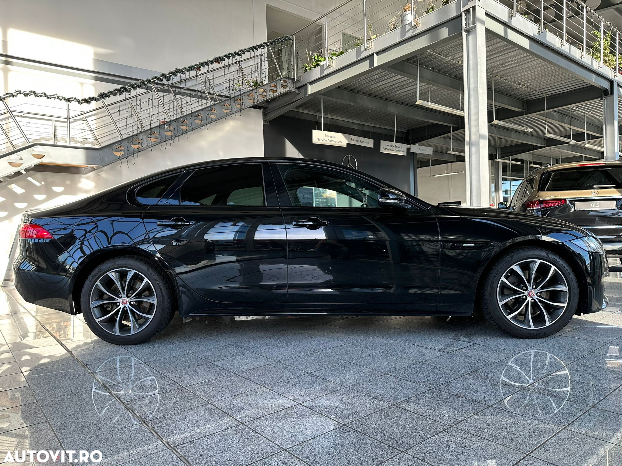 Jaguar XF 20d RWD R-Sport - 6