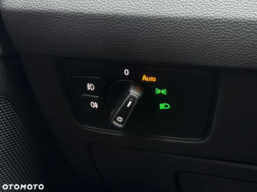 Volkswagen Passat - 15