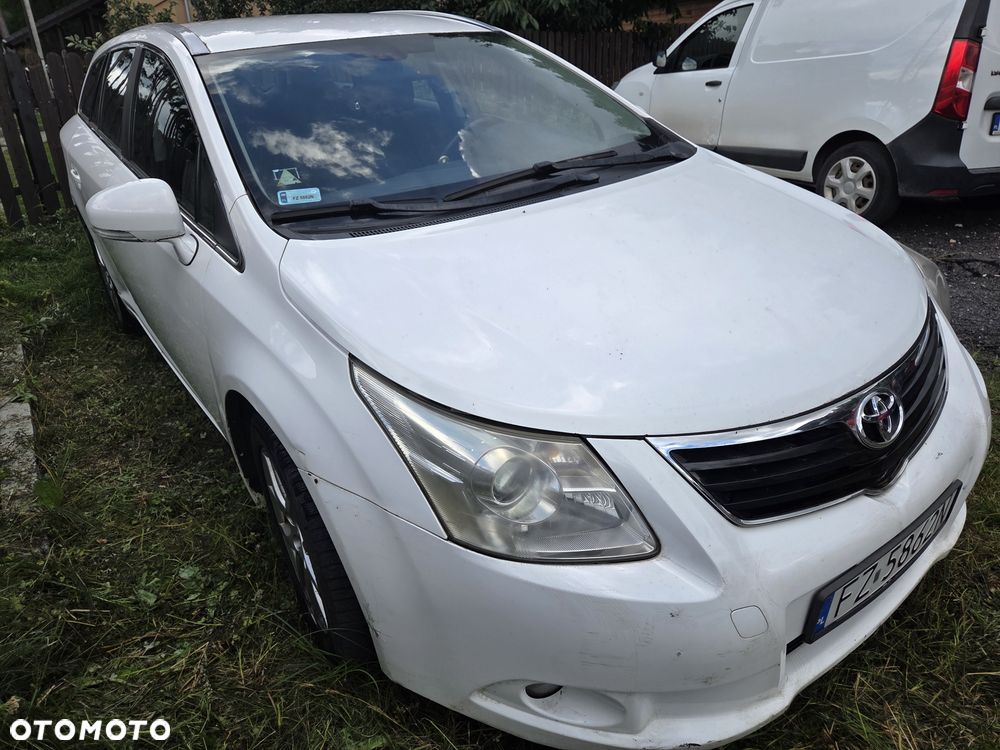 Toyota Avensis - 4