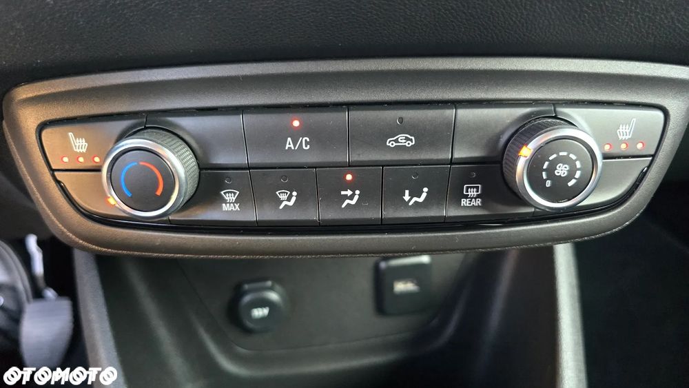Opel Crossland X - 36
