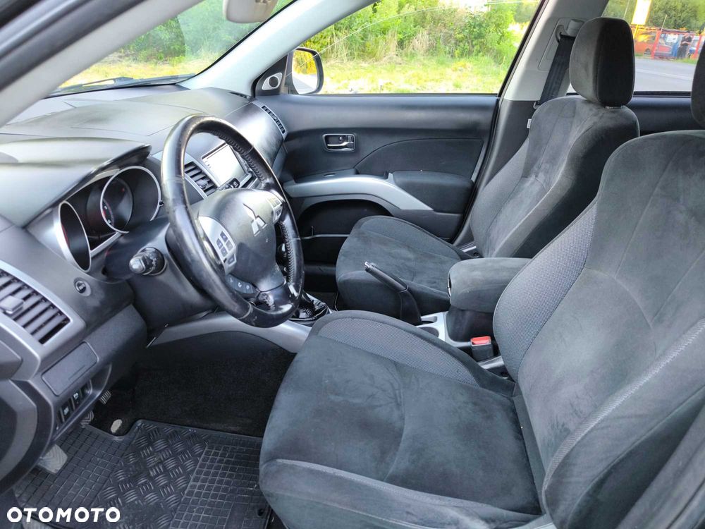 Mitsubishi Outlander - 6