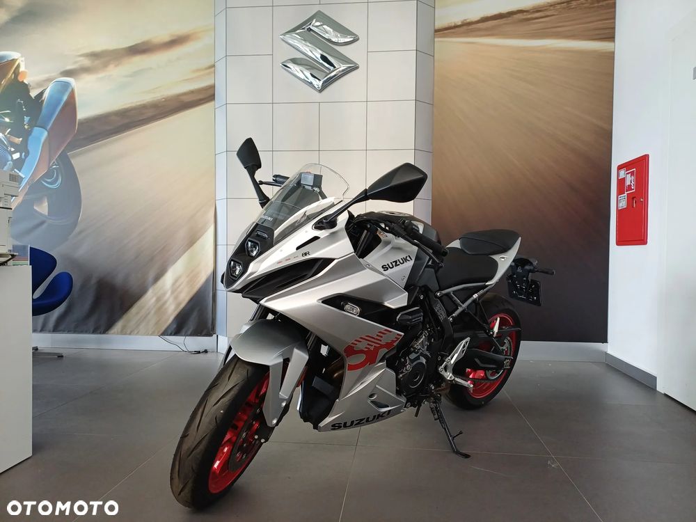 Suzuki GSX - 3