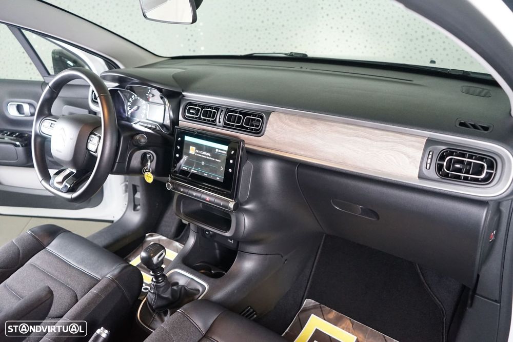 Citroën C3 1.2 PureTech Shine - 17