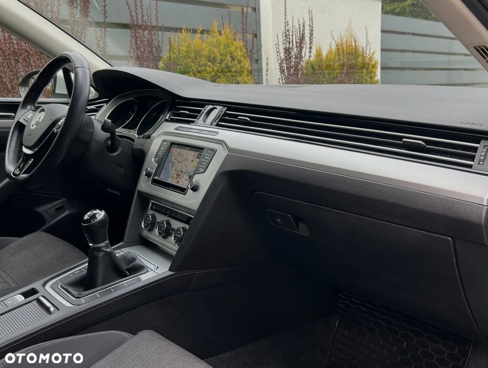 Volkswagen Passat 1.8 TSI BMT Comfortline - 13