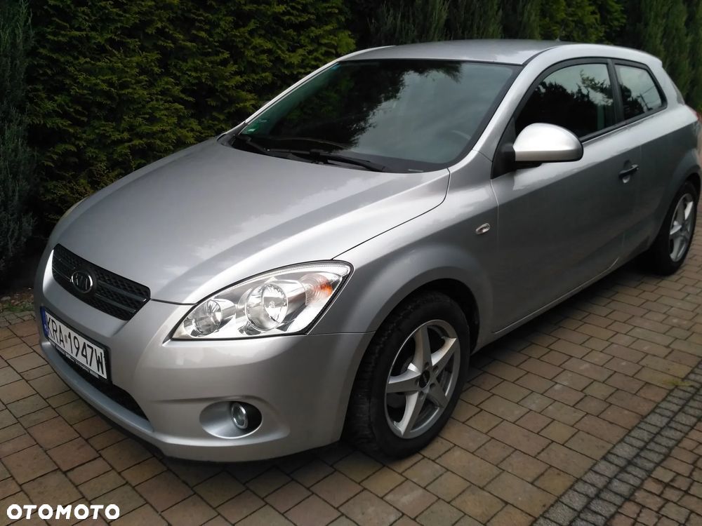 Kia Ceed - 10