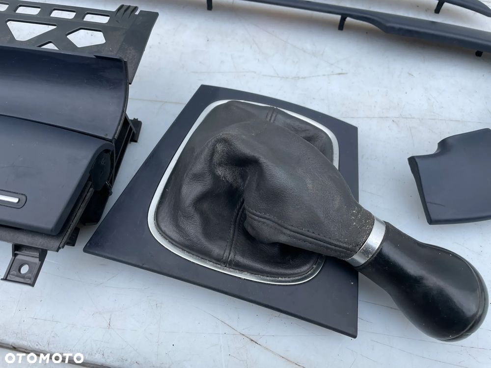 DEKORY POPIELNICZKA LISTWY MIESZEK AUDI A3 8P 3D GRANATOWE NIEBIESKI - 3