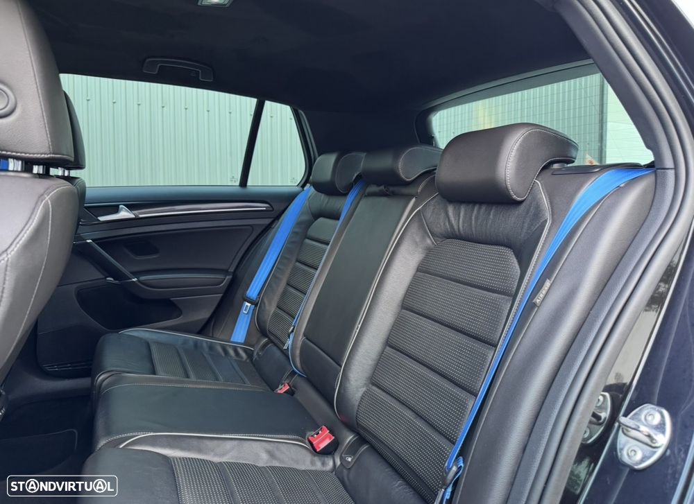 VW Golf R 4Motion (BlueMotion ) DSG - 17