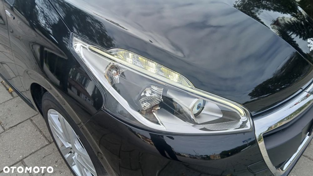Peugeot 208 1.2 PureTech Style - 11