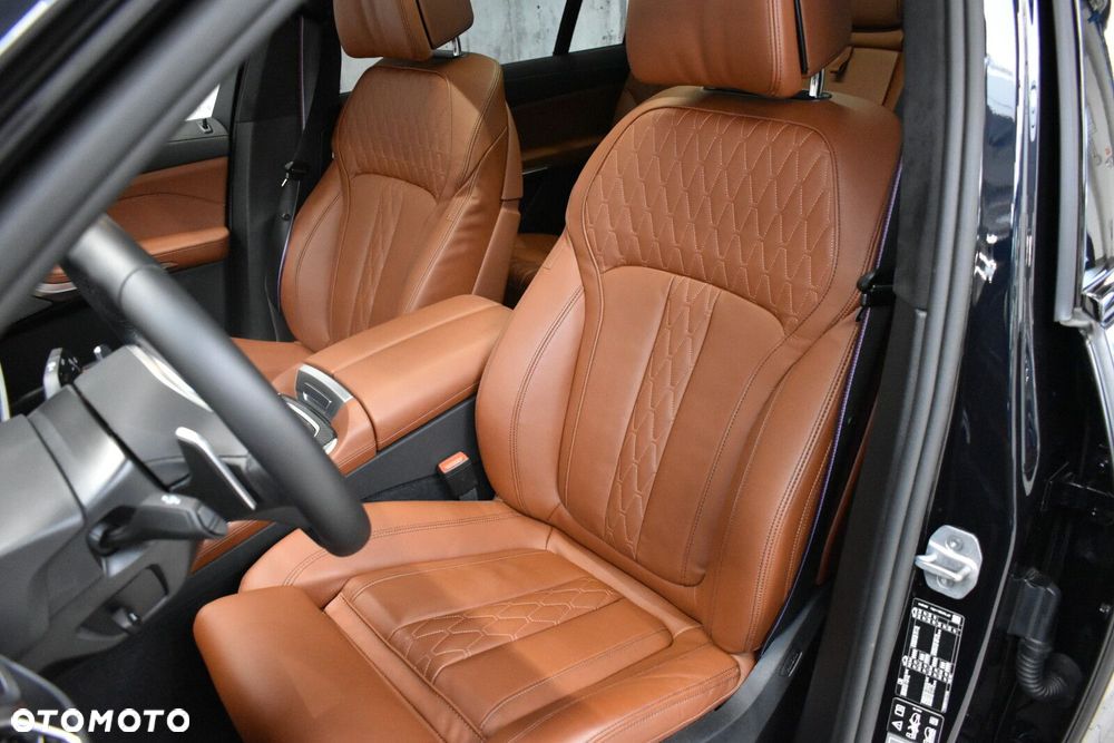 BMW X7 - 11