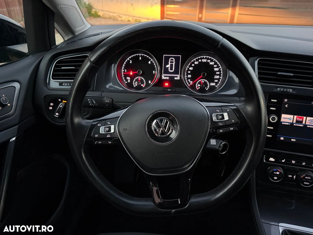 Volkswagen Golf 1.6 TDI DPF Comfortline - 36