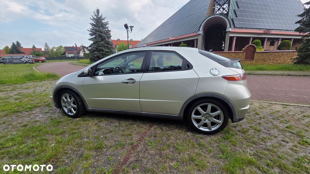 Honda Civic 1.8 Executive - 3