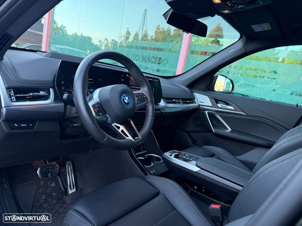 BMW iX1 xDrive30 Pack Desportivo M - 6